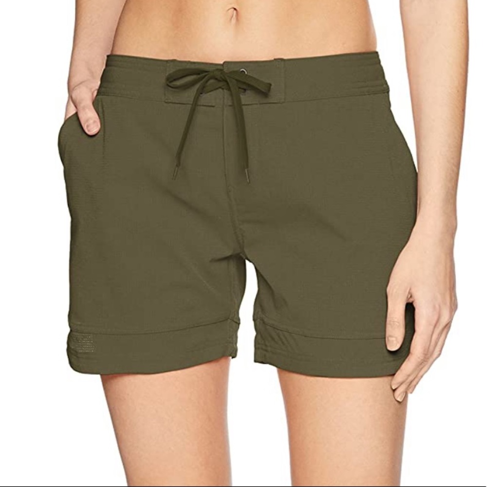Prana Ebelie short